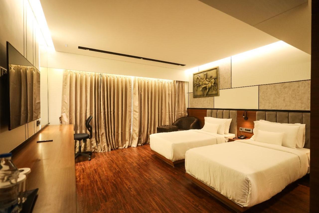 Hotel Noah Spire Agartala Exterior foto
