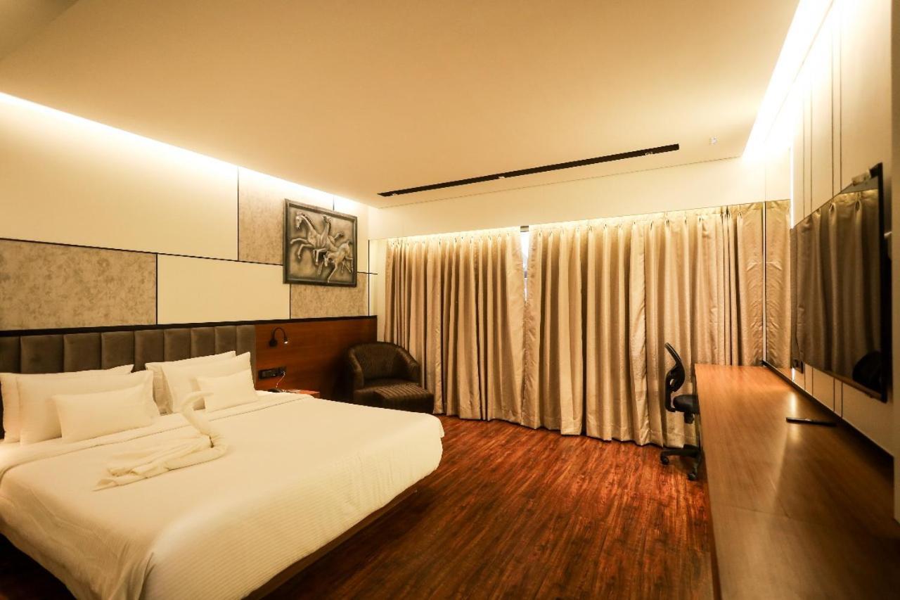 Hotel Noah Spire Agartala Exterior foto