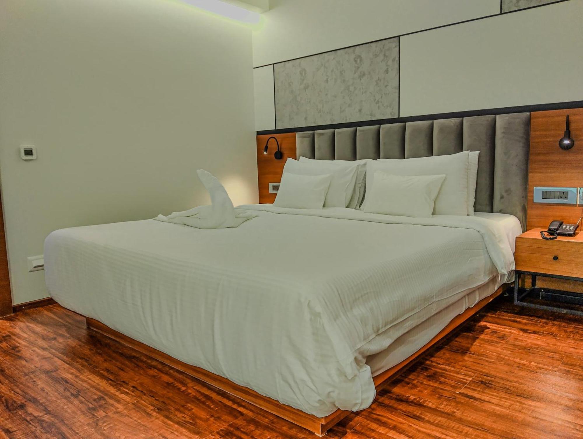 Hotel Noah Spire Agartala Exterior foto